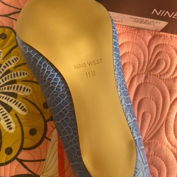 Nine West Blue Ezra Pumps - Picture 3 of 4